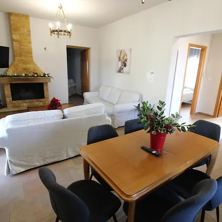 Holiday home Raise Family Polydrossos