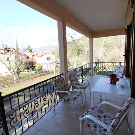 Raise Family Πολύδροσος